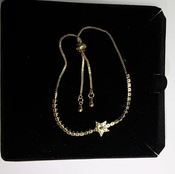 Sparkling Star Adjustable Gold Bracelet - Picture 3 of 3